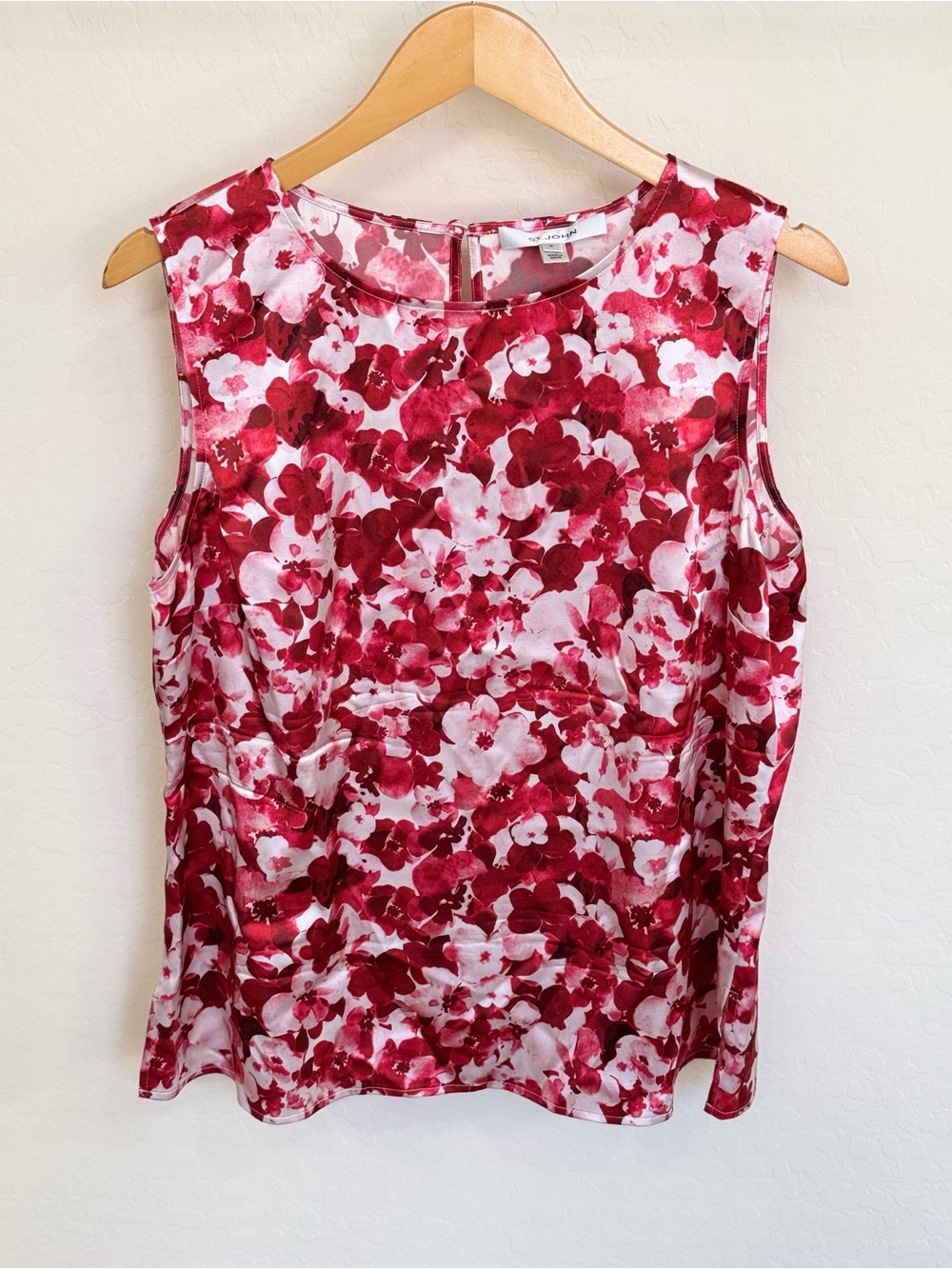 St. John Silk Stretch Sleeveless Blouse Red White Floral Shell Tank Large